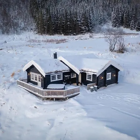 Dyroy - With Jacuzzi 别墅 Mikkelbostad