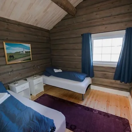 Dyroy - With Jacuzzi